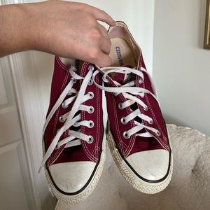Burgundy low rise converse